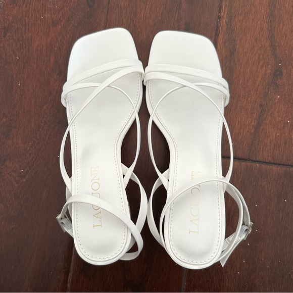 *NIB* Lacuone Strappy White Block Heeled Sandals - size 7 - Picture 3 of 10